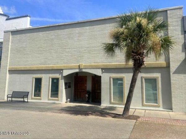 633 Delmas Avenue, Pascagoula, MS 39567