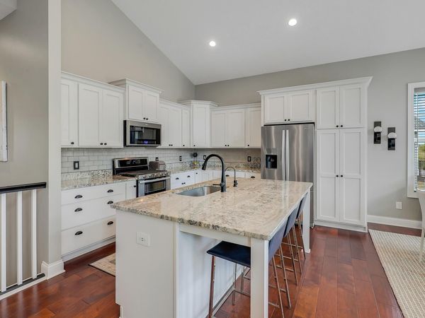 9082 Jade Circle N, Lake Elmo, MN 55042