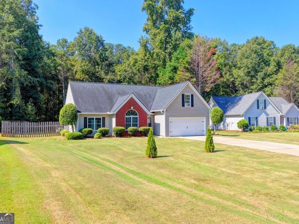 5496 Amber Cove Way, Flowery Branch, GA 30542