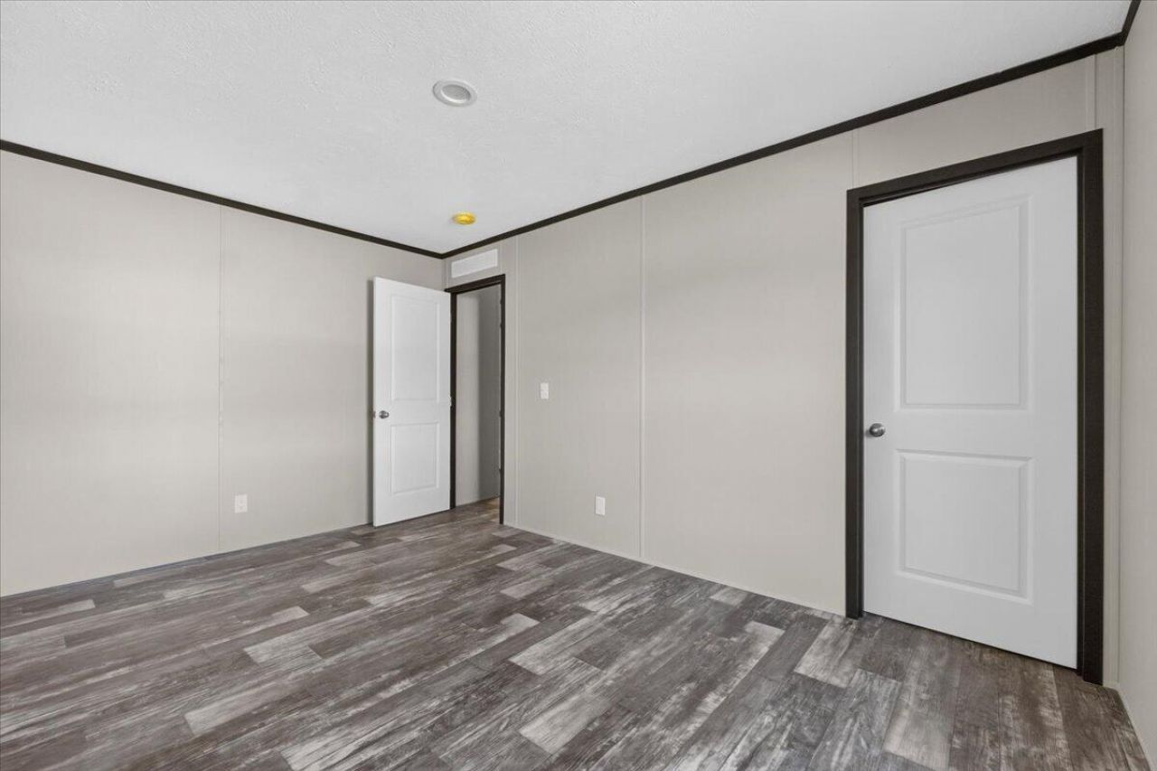 1818 Poplar Hill Drive Photo 35