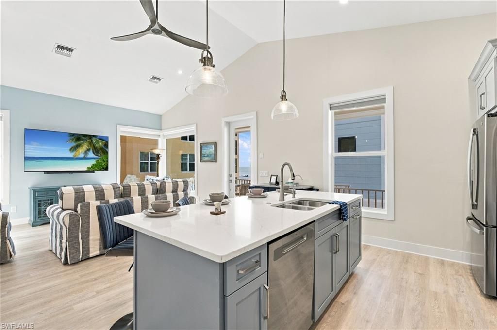 724 Estero Blvd, Fort Myers Beach, FL 33931 Photo
