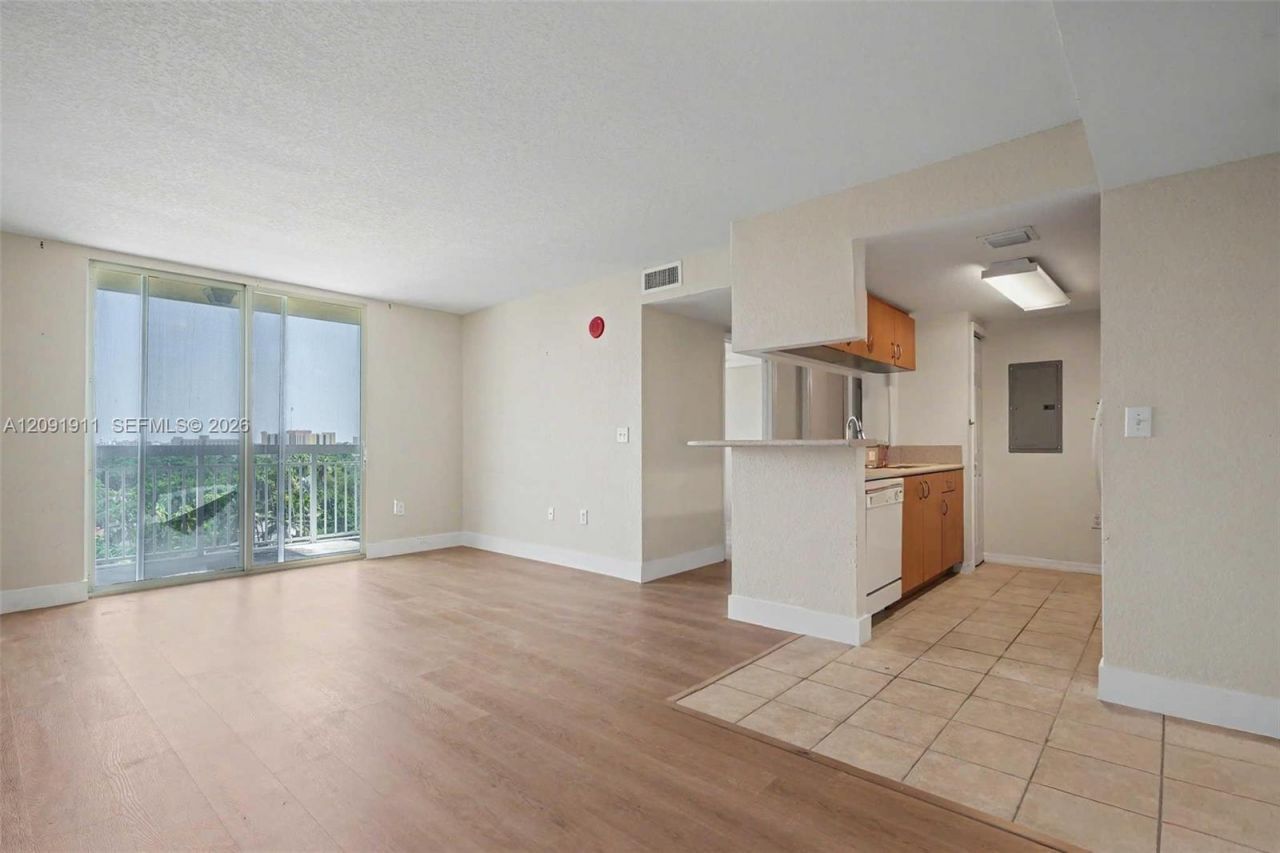 816 NW 11th St, Unit 906, Miami, FL 33136 Photo