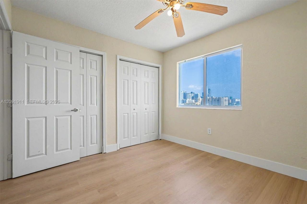 816 NW 11th St, Unit 906, Miami, FL 33136 Photo