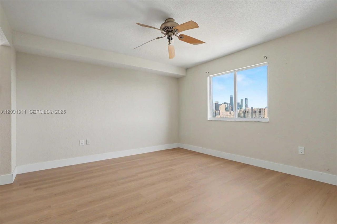 816 NW 11th St, Unit 906, Miami, FL 33136 Photo
