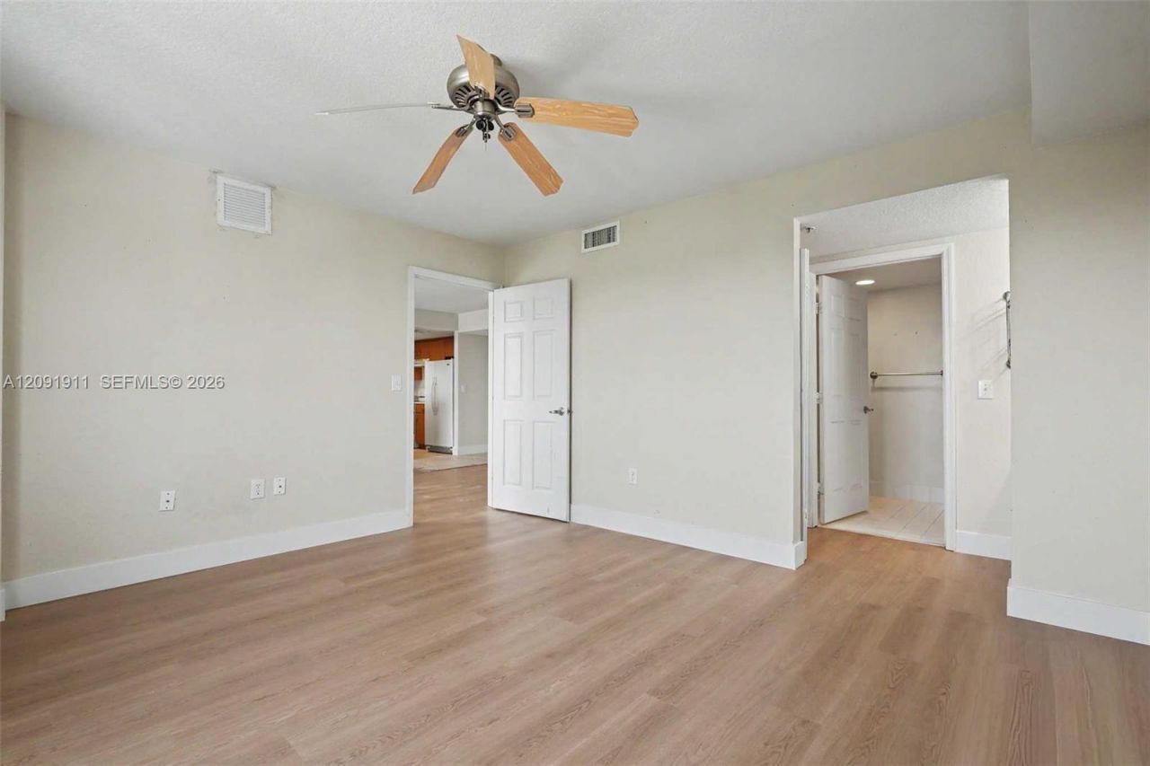 816 NW 11th St, Unit 906, Miami, FL 33136 Photo