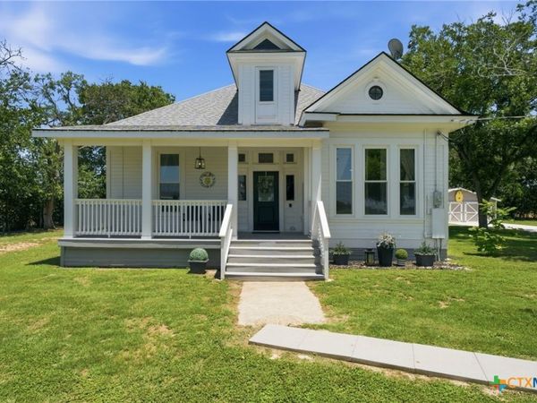 1500 Fleming Drive , Seguin, TX 78155