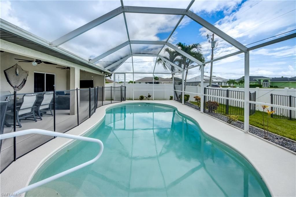 816 SW 28th Ter, Cape Coral, FL 33914 Photo