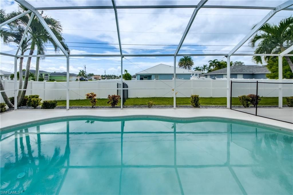 816 SW 28th Ter, Cape Coral, FL 33914 Photo