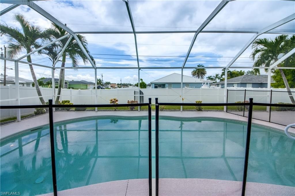 816 SW 28th Ter, Cape Coral, FL 33914 Photo