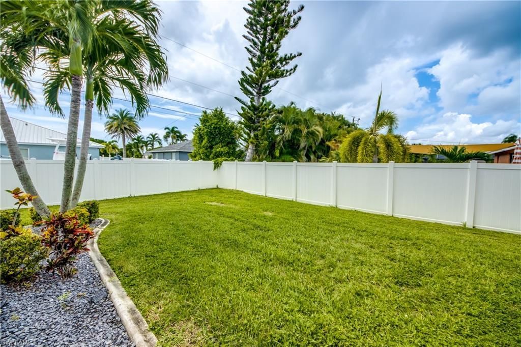 816 SW 28th Ter, Cape Coral, FL 33914 Photo