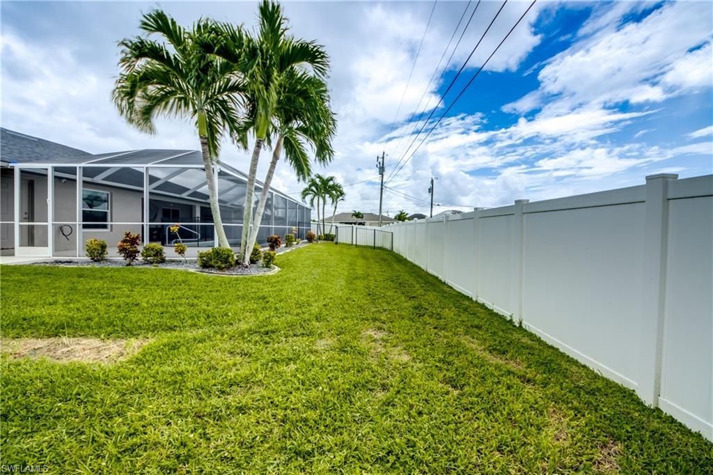 816 SW 28th Ter, Cape Coral, FL 33914 Photo