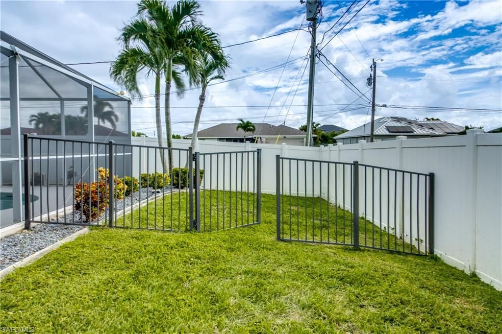 816 SW 28th Ter, Cape Coral, FL 33914 Photo