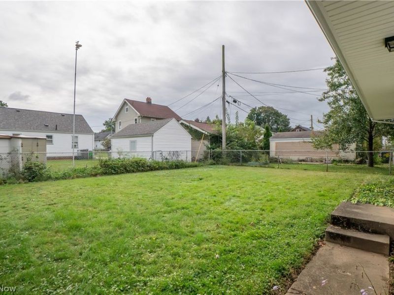 1032 Roosevelt Street NE, Massillon, OH 44646 Photo 36
