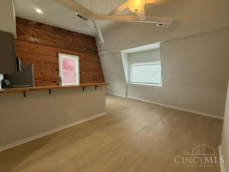 2228 Kemper Lane, Cincinnati, OH 45206 Photo 3