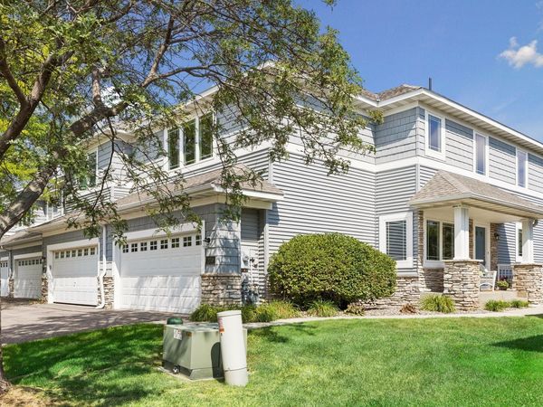 2711 Spy Glass Drive, Chaska, MN 55318