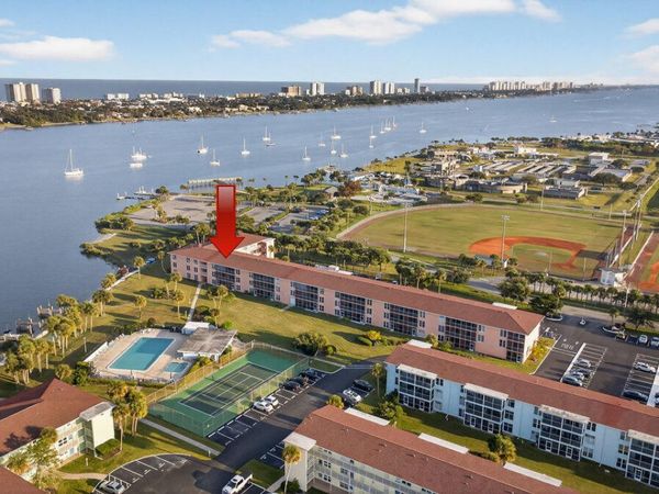 721 S Beach Street, Unit 205, Daytona Beach, FL 32114