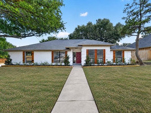 10117 Stoneleigh Drive, Benbrook, TX 76126