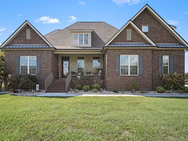 41 Wellington Dr , Manchester, TN 37355