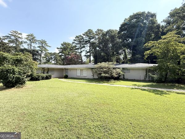 802 Kenilworth Circle, Stone Mountain, GA 30083