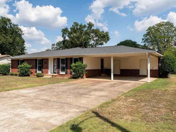 12 Lynwood Drive, Searcy, AR 72143