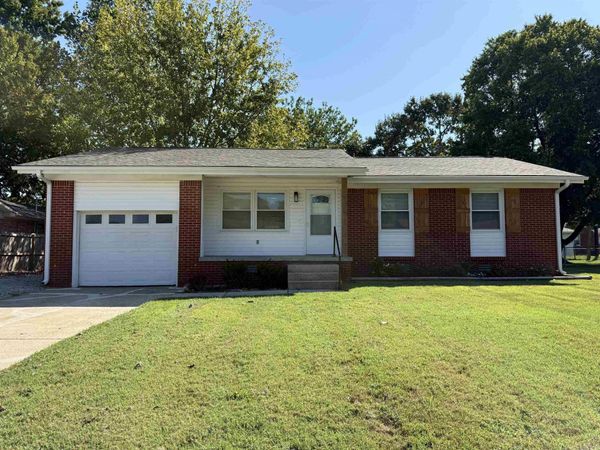 13 Sundale Circle , Paragould, AR 72450