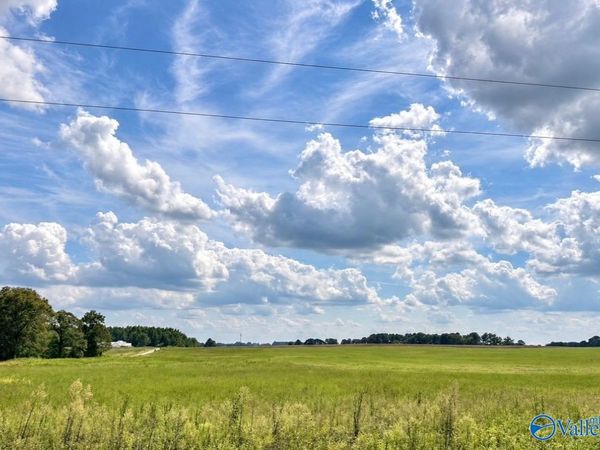 5 Black Road, Athens, AL 35613