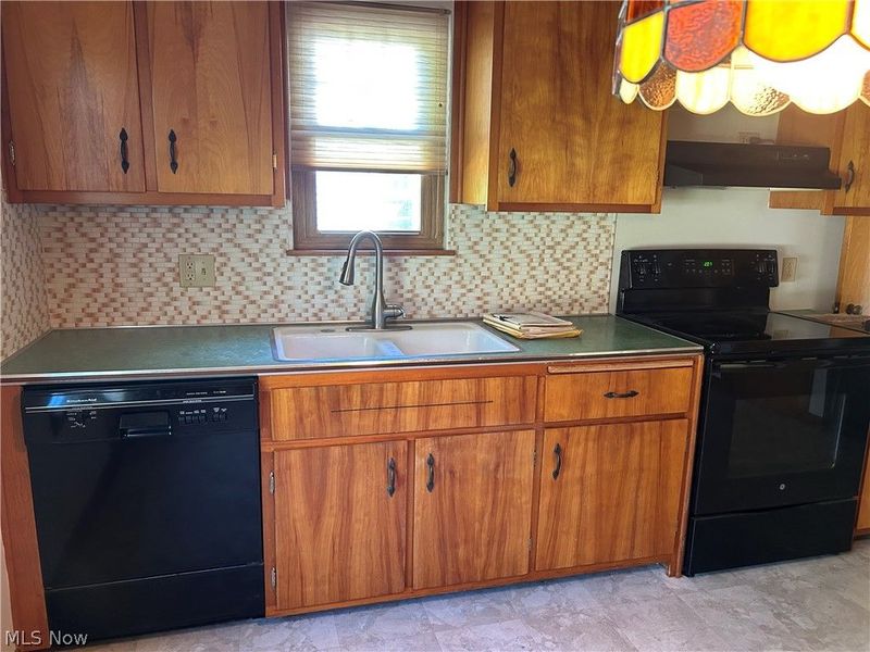 170 Charlotte Street, Painesville, OH 44077 Photo 6