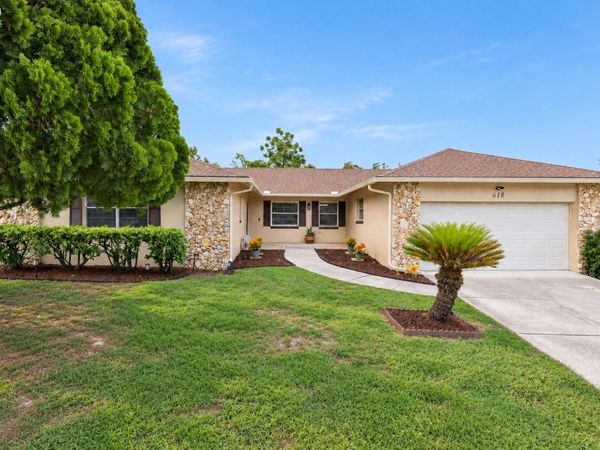 618 HATTAWAY DRIVE , ALTAMONTE SPRINGS, FL 32701
