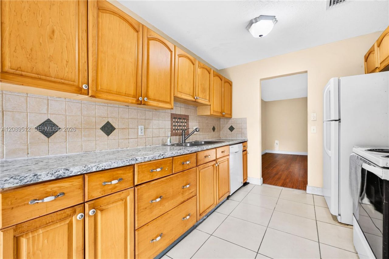 9014 NW 45th Ct, Sunrise, FL 33351 Photo