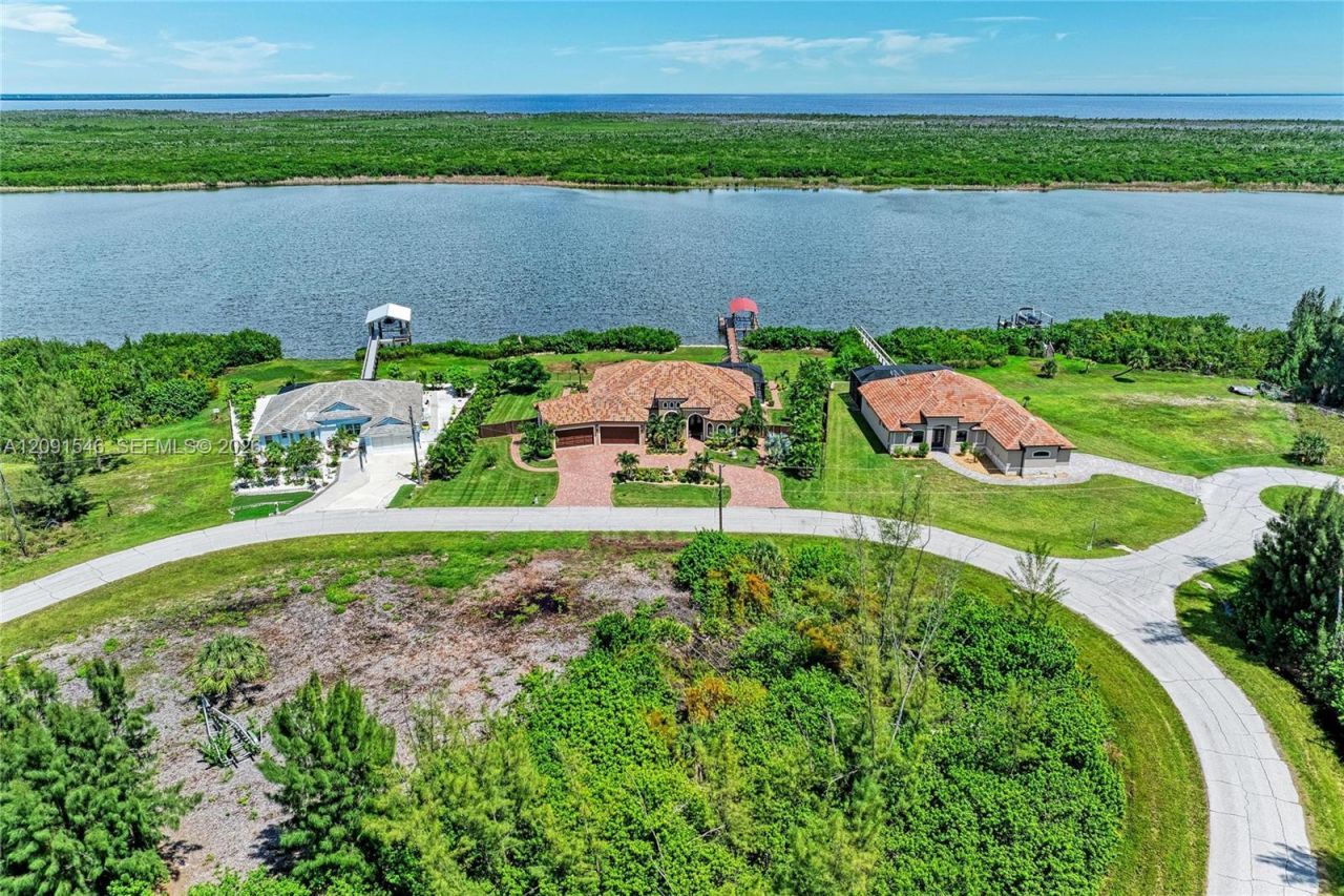 16488 Liggett Circle , Port Charlotte, FL 33981 Photo