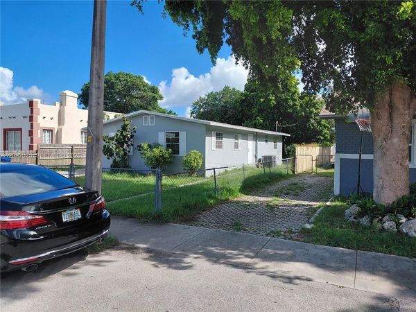 1918 NW 47th St , Miami, FL 33142
