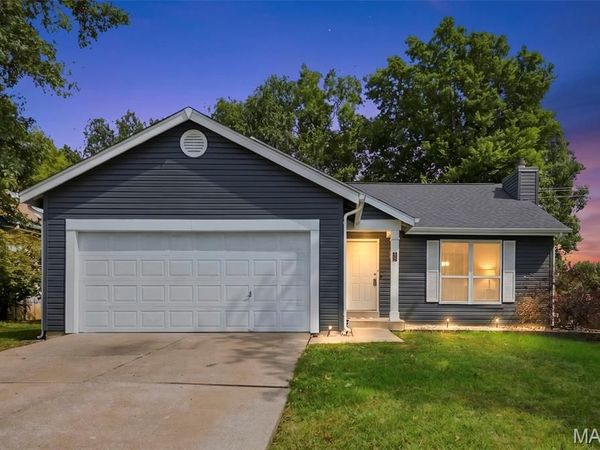 6 Queensboro Drive , O'Fallon, MO 63376