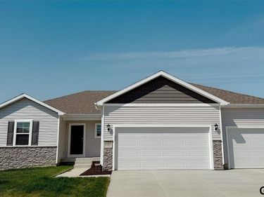 8115 S 200th Street, Gretna, NE 68028