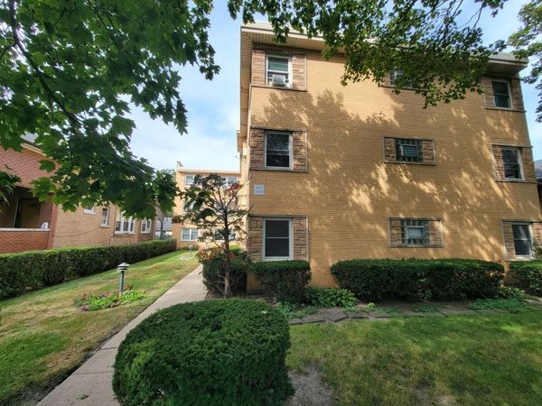 6440 N Richmond Street, Unit 2B, Chicago, IL 60645