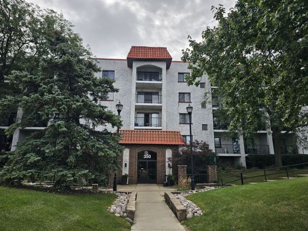 350 Plum Creek Drive , Unit 305, Wheeling, IL 60090