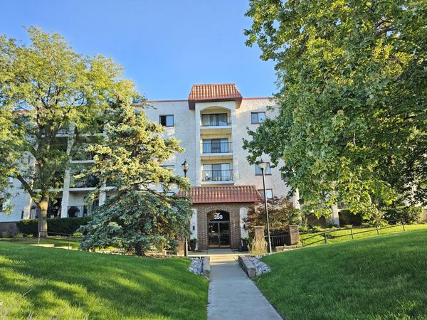 350 Plum Creek Drive, Unit 305, Wheeling, IL 60090
