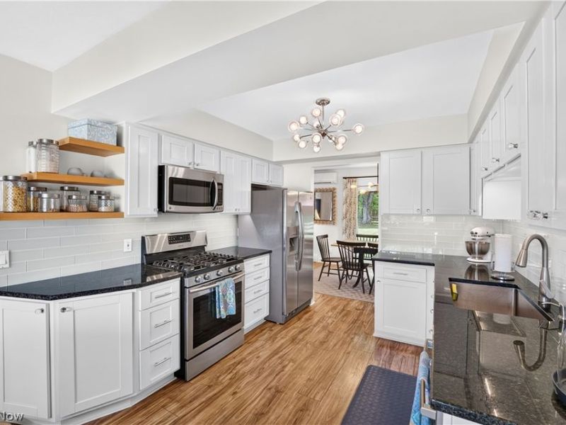 35755 Solon Road, Solon, OH 44139 Photo 12