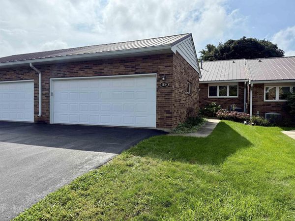 2020 Minnetonka Drive, Cedar Falls, IA 50613