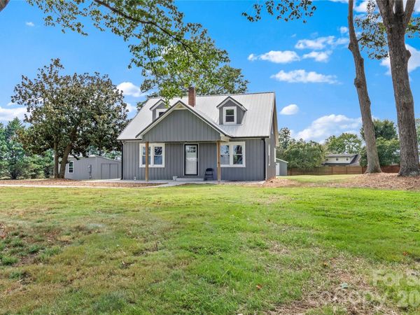 4752 W Old US 421 Highway , Hamptonville, NC 27020