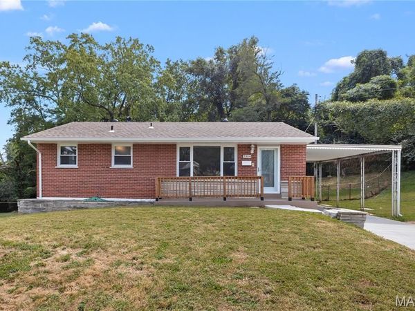 7304 Esterbrook Drive , St Louis, MO 63136