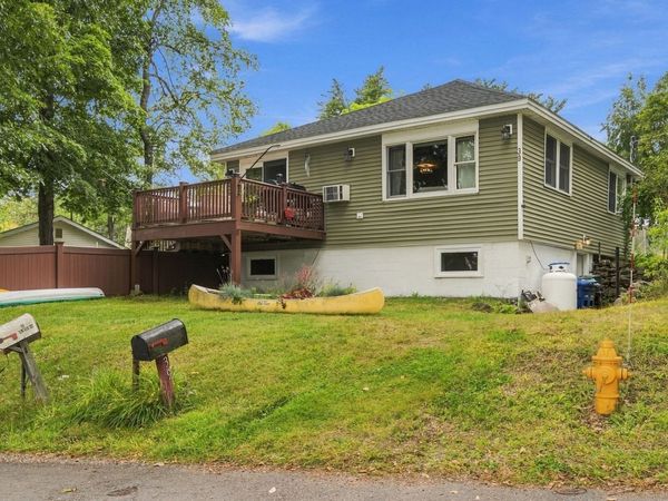 39 Lakeview Dr, Leominster, MA 01453