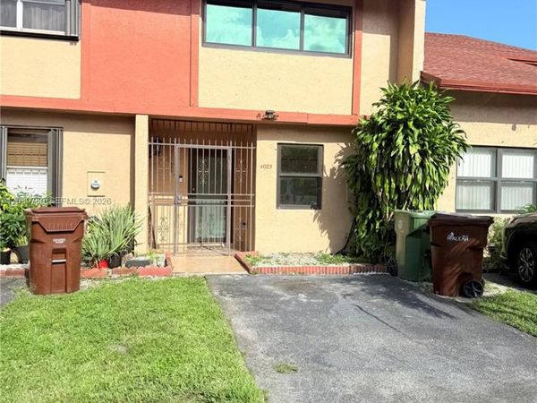 4085 W 8th Ct, Unit 82, Hialeah, FL 33012