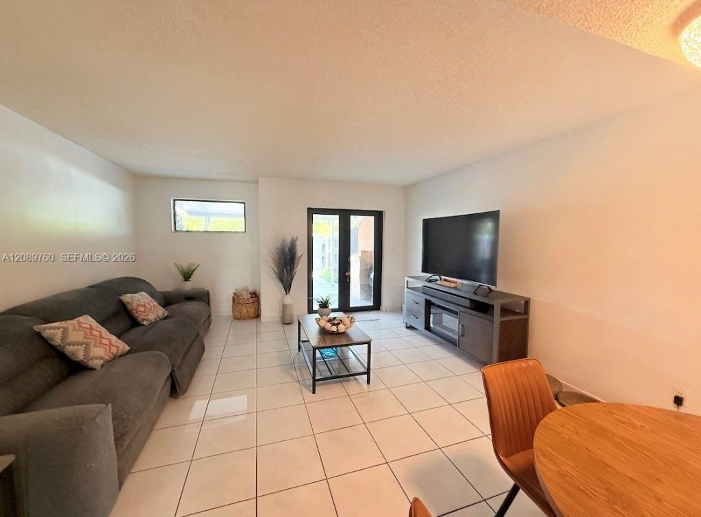 4085 W 8th Ct, Unit 82, Hialeah, FL 33012 Photo