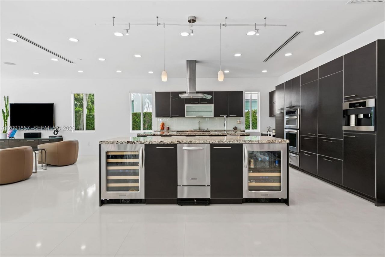 2317 N Atlantic Blvd, Fort Lauderdale, FL 33305 Photo
