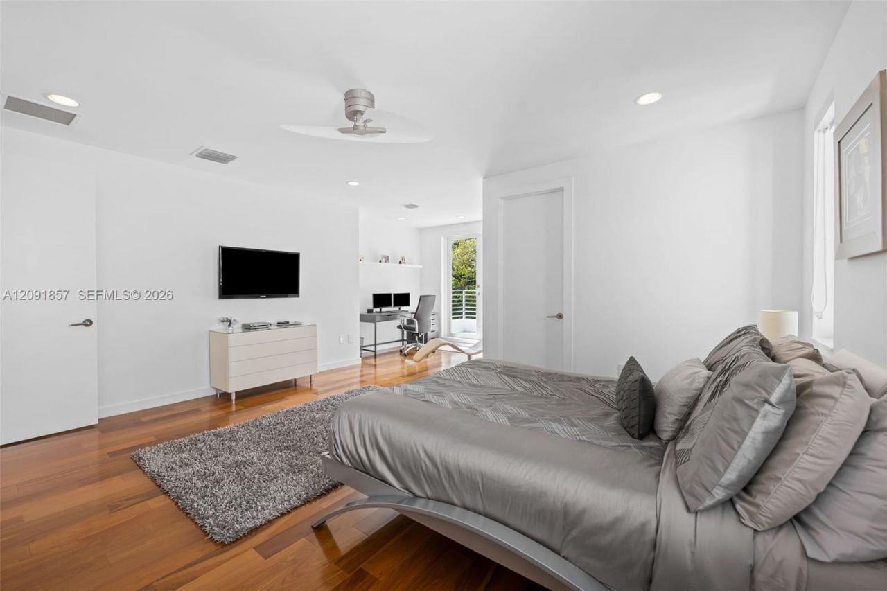 2317 N Atlantic Blvd, Fort Lauderdale, FL 33305 Photo
