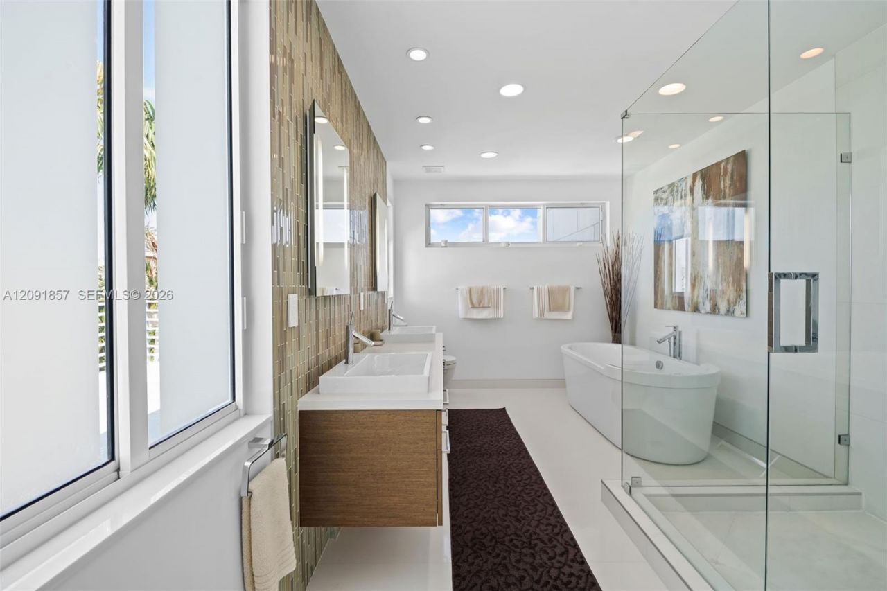 2317 N Atlantic Blvd, Fort Lauderdale, FL 33305 Photo
