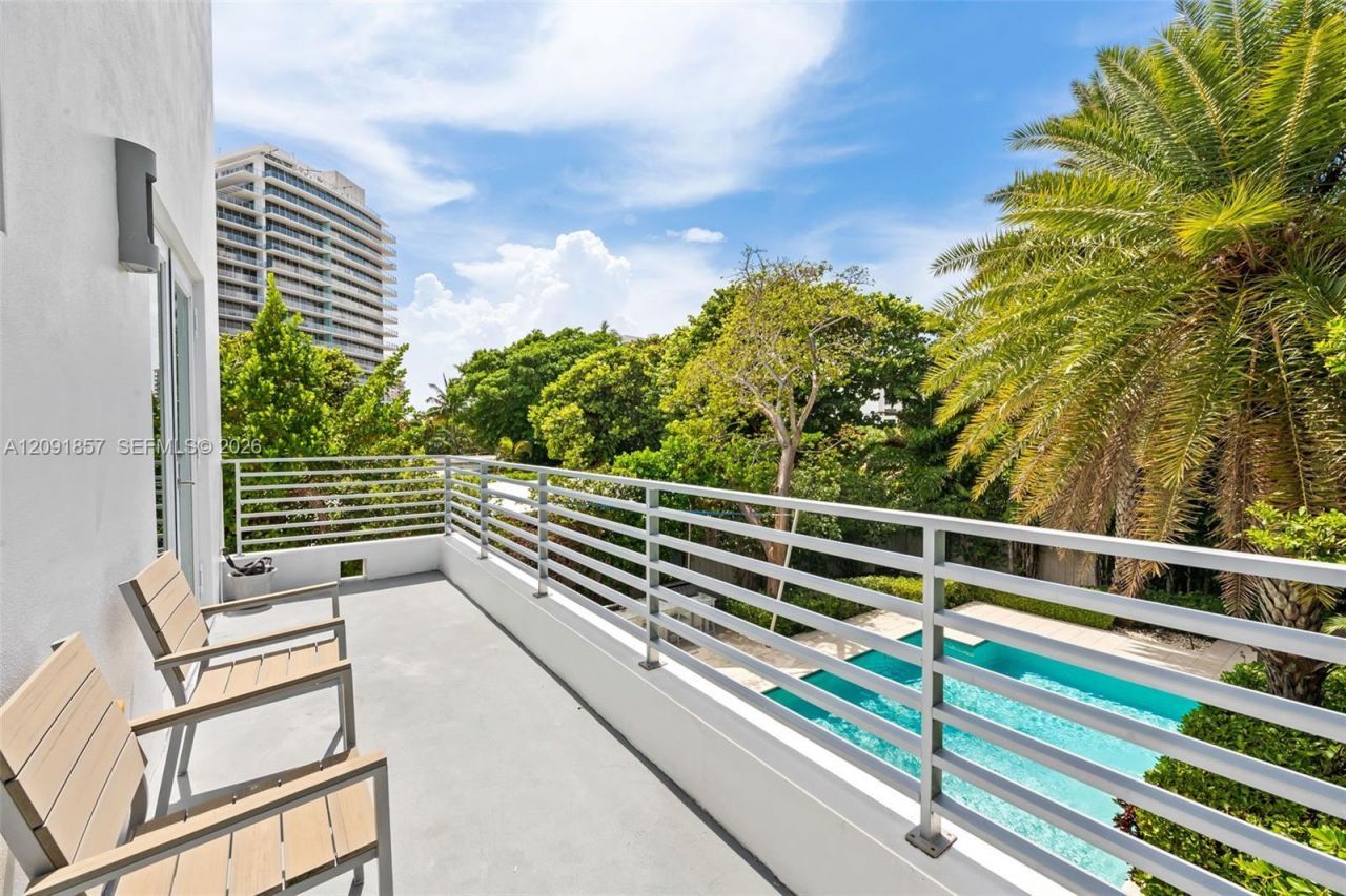 2317 N Atlantic Blvd, Fort Lauderdale, FL 33305 Photo