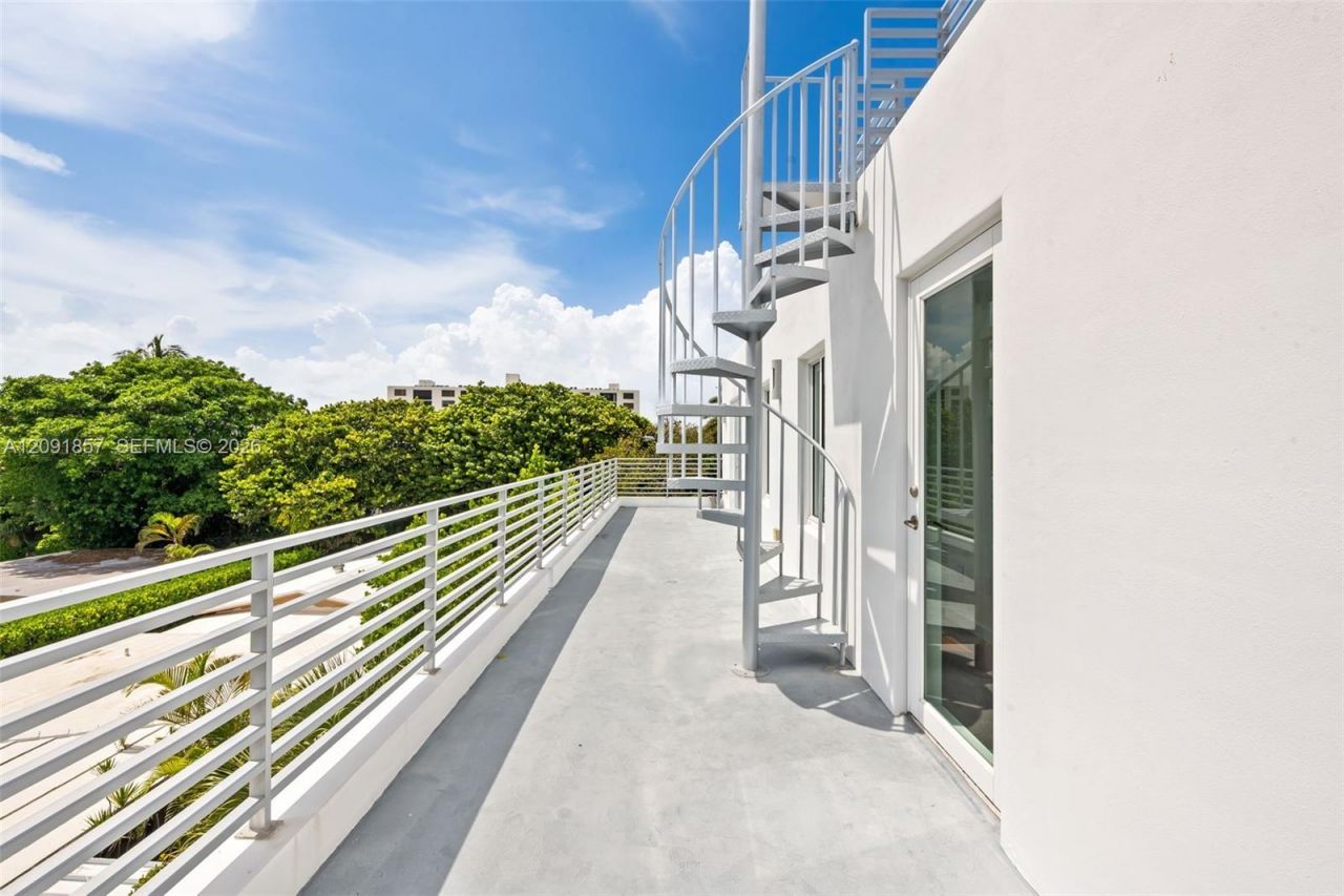 2317 N Atlantic Blvd, Fort Lauderdale, FL 33305 Photo