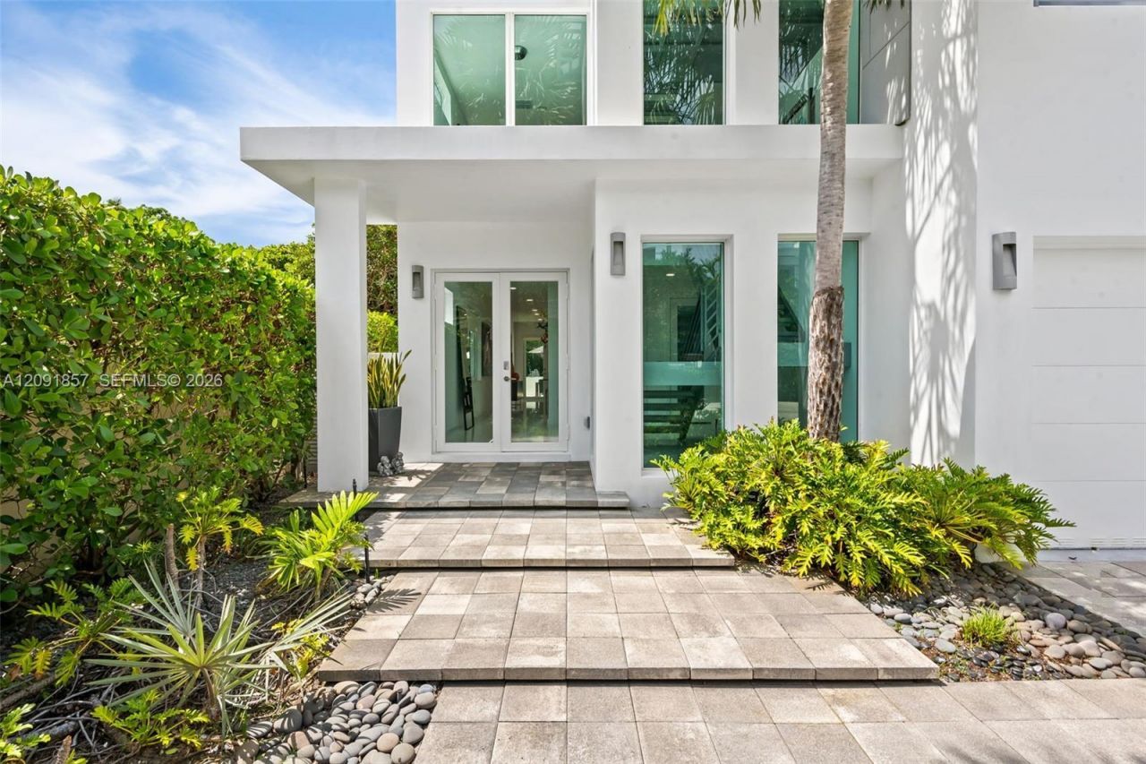 2317 N Atlantic Blvd, Fort Lauderdale, FL 33305 Photo