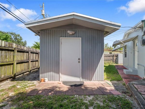 1741 NE 178th St , Unit B, North Miami Beach, FL 33162